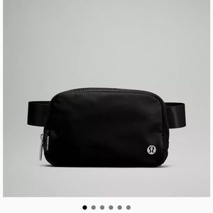 Lululemon belt bag 1L in black